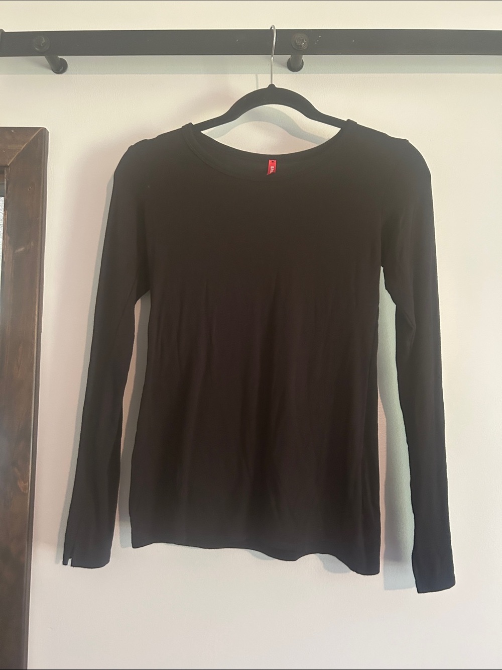 Spanx Black Long-Sleeve Women's Crewneck Top